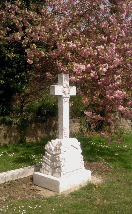 The Family Grave on which Lieutenant Cecil James Freeston is commemorated.